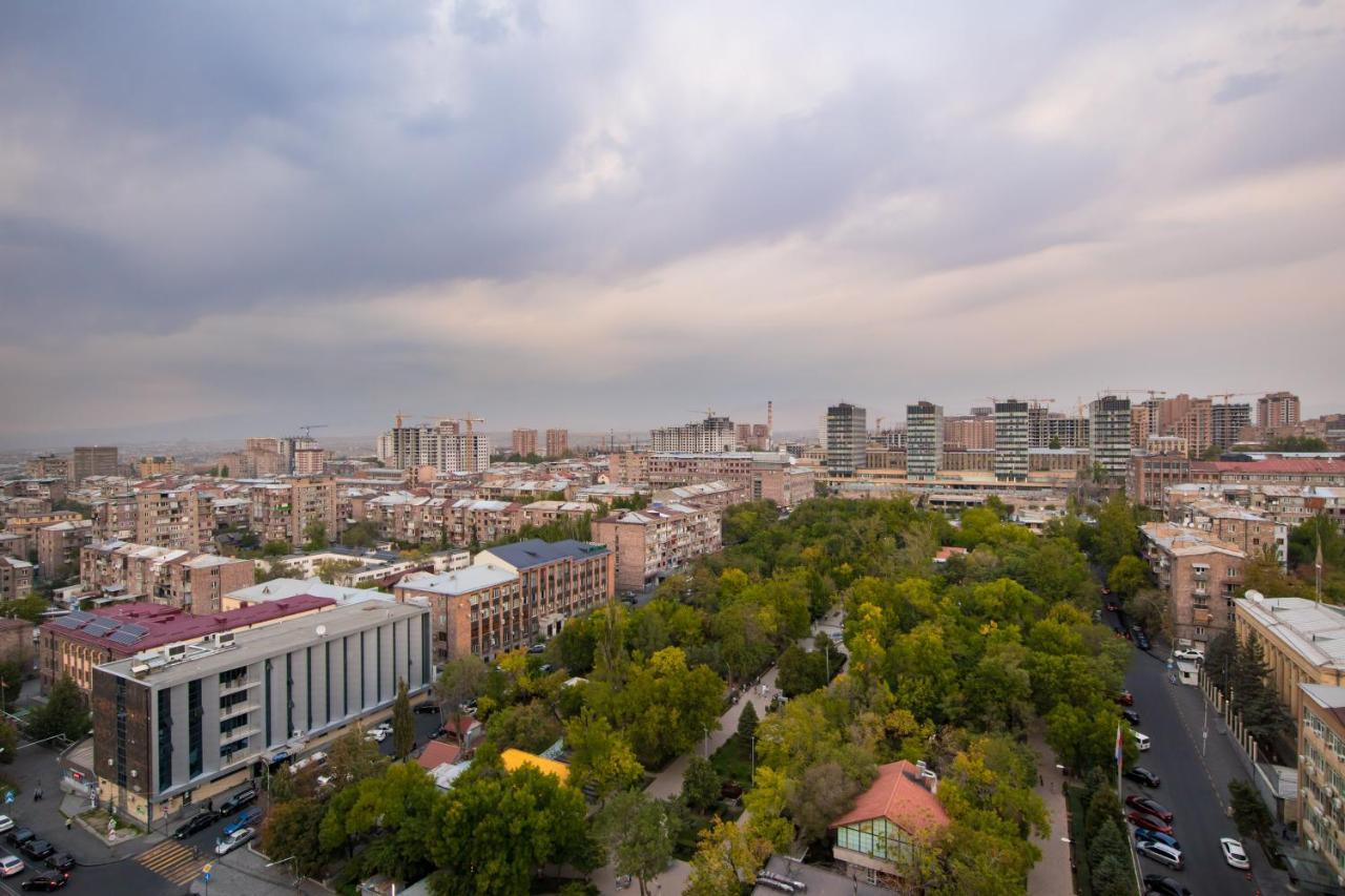 Hotelise L Bird Eye Apartment Jerevan Exteriör bild